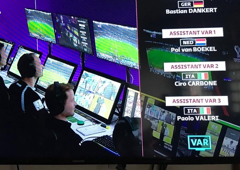 Análise do VAR de quase sete minutos irrita atletas da seleção brasileira