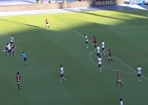 Com golaço, Flamengo vence o Vasco em clássico no Engenhão 