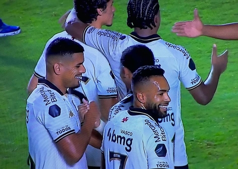 Vasco dá de goleada no Náutico em São Januário