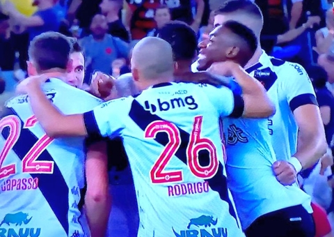 SAF do Vasco vive 1ª pressão da torcida com protestos e telefones vazados