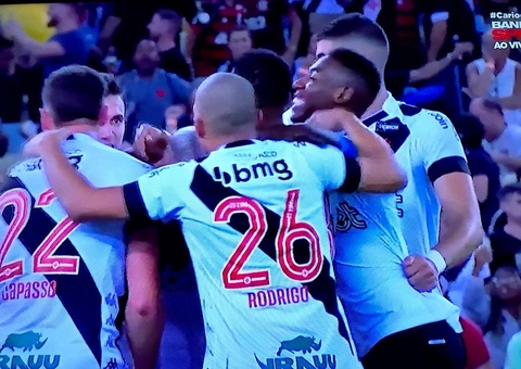 Vasco tem conversas avançadas por Medel e muda perfil de reforços