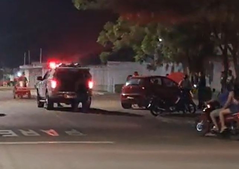 Homem é arremessado de motocicleta durante acidente com carro no Amazonas 