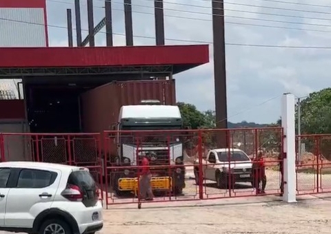 AO VIVO: Homem sofre acidente em empresa no Distrito e morre 