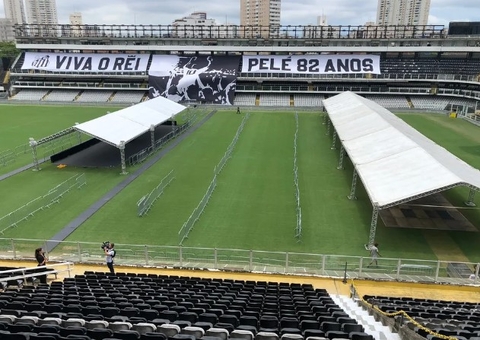 Vila Belmiro começa a ser preparada para o velório de Pelé