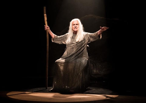 Vera Holtz apresenta 'Ficções' hoje no Teatro Amazonas