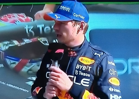 Verstappen dá bronca e faz o melhor tempo em treino na Arábia Saudita