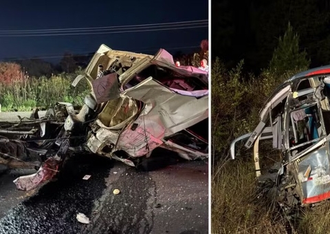 Acidente entre ônibus e caminhão deixa dois mortos e 23 feridos no Paraná
