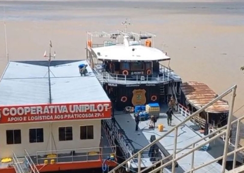 Barcos com 3 mil litros de combustível contrabandeado são apreendidos no Amazonas