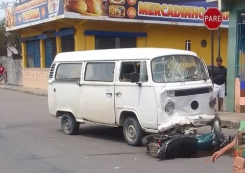 Motociclista morre ao ser atropelado por Kombi em Manaus