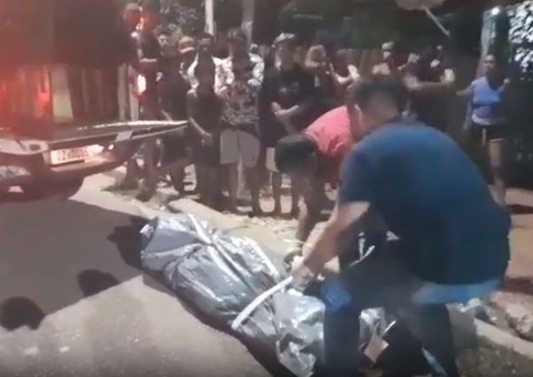 Adolescente mata irmão a golpes de barra de ferro na frente do pai no Amazonas