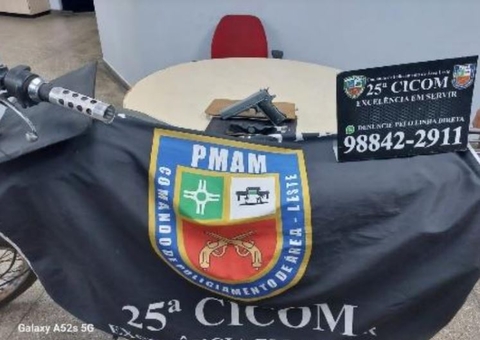 Dupla é presa com arma falsa e moto roubada em Manaus