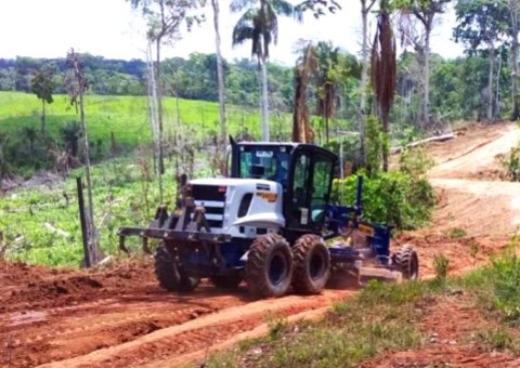 Adequação de vicinais leva perto de R$ 4 milhões no Rio Preto da Eva