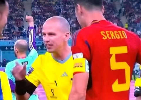 Uniforme das pessoas mais xingadas do futebol vale milhões em SP