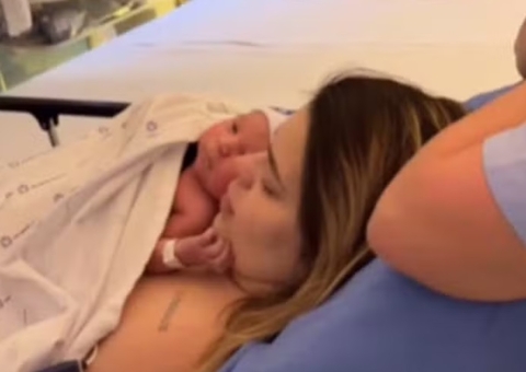 Viih Tube deixa a UTI após parto do segundo filho