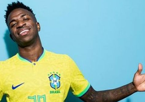 Vinicius Junior faz pronunciamento contra racismo após treino da seleção