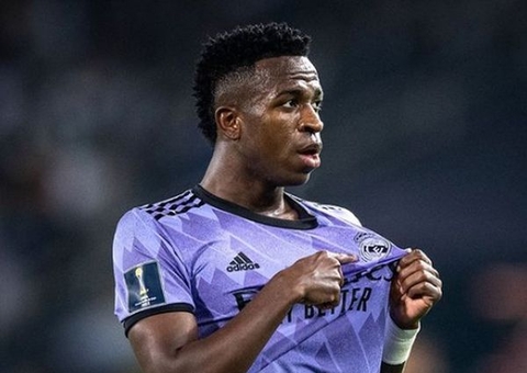 Vinicius Jr é vítima de racismo por torcida do Valencia e jogo é paralisado