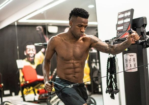 Vini Jr vira astro mundial sob a tutela de Ancelotti