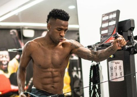 Vini Jr diz em depoimento que sofreu racismo por ser negro e importante