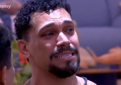 Vinícius revela bissexualidade no BBB25 e teme decepcionar os pais