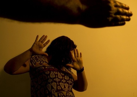 Com tranquilizante, médico dopa a própria mulher e a estupra