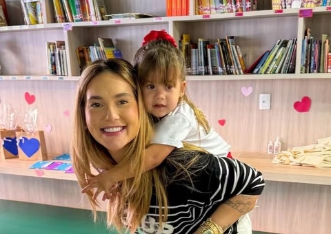 Virginia Fonseca causa polêmica ao postar foto beijando na boca da filha