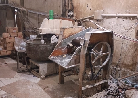 Mais de 160 kg de linguiça estragada são apreendidos em comércio de Manaus