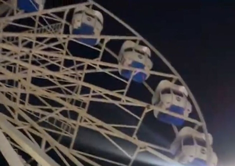 Roda-gigante trava com visitantes e acusação de ligação clandestina gera caos na Ponta Negra