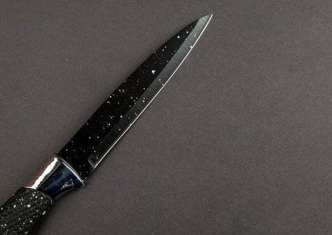 Homem ataca quatro pessoas a facadas dentro de cinema nos EUA