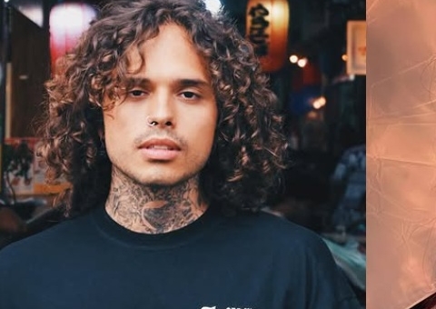 Ex-The Voice Kids assume namoro com Vitão
