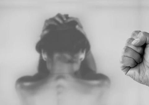 Mulher é agredida pelo marido após recusar receber visita na pandemia 