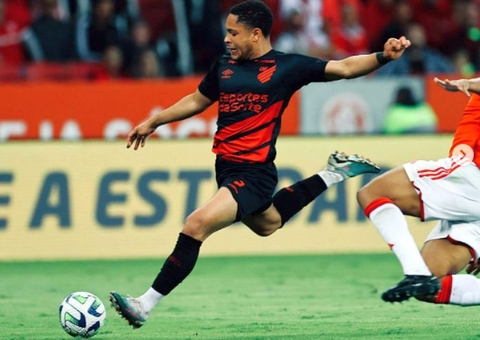 Athletico acerta venda de Vitor Roque para o Barcelona