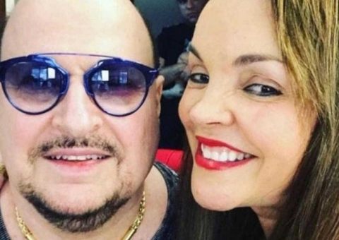 Sem ajuda financeira, viúva de Paulinho, do Roupa Nova, trabalha como ambulante