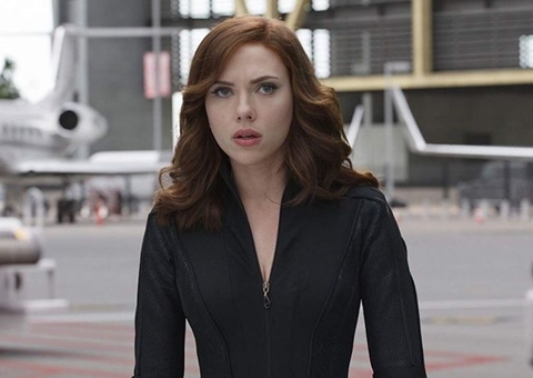 Golpes usam filme da Viúva Negra para roubar dinheiro na internet