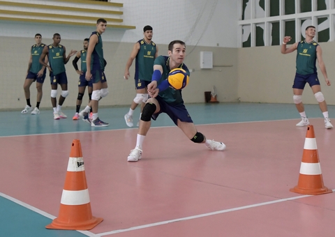 Vôlei: Renan define atletas para etapa de Orléans (FRA) da Liga das Nações