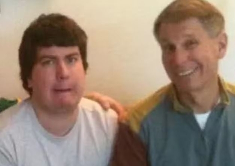 Homem quebra ossos do pai e o mata com 50 facadas alegando ser acidente