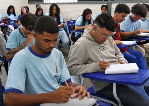 Nascidos em maio e junho recebem 6ª parcela do Pé-de-Meia