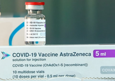 AstraZeneca admite efeito colateral raro da vacina contra Covid