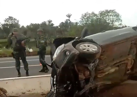 Acidente com carro na AM-070 deixa 4 pessoas feridas, entre elas 2 crianças