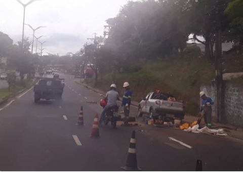 Obra emergencial complica trânsito em avenida de Manaus 