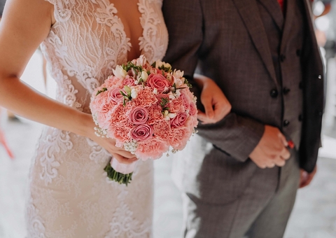 Homem é condenado a indenizar ex-esposa por abandoná-la 6 dias após casamento