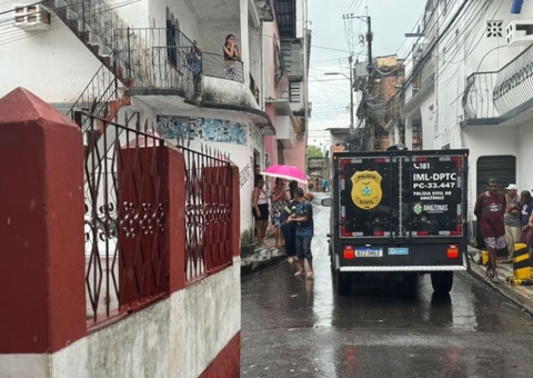 Bêbado, entregador de gás morre ao cair da escada de casa no Crespo