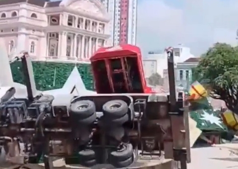 Ao vivo: Polícia ouve operador do Guindaste em acidente com Árvore de Natal