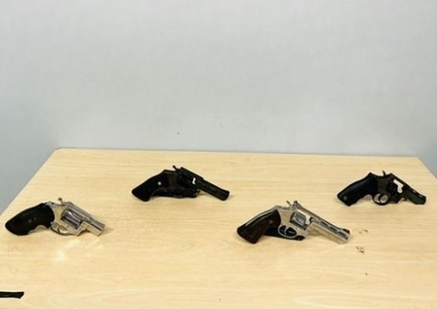 Homem é preso com 4 armas durante operação da polícia em Manaus