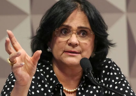 Senadora Damares Alves é internada às pressas em Brasília