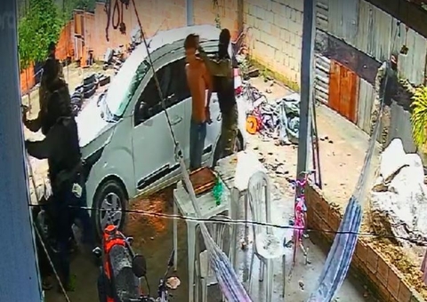 Vídeo: Falsos policiais fazem jovem refém e tentam invadir casa de empresário em Manaus