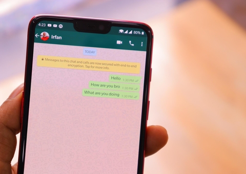 WhatsApp já permite reagir a mensagens de amigos com emojis