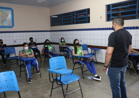 Deputada pede adiamento do retorno das aulas no Amazonas devido alta de casos da Covid