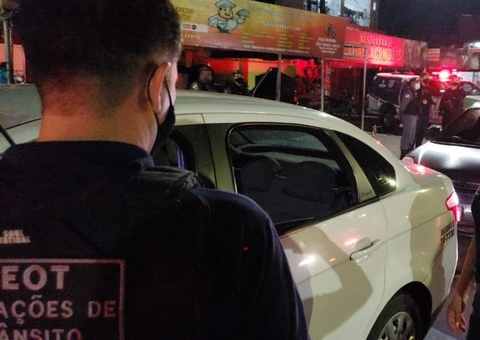 Motoristas são presos por dirigirem bêbados em Manaus