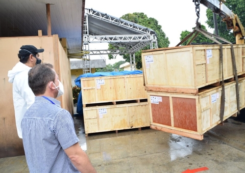 Após colapso, Parintins recebe equipamentos para instalar leitos de UTI