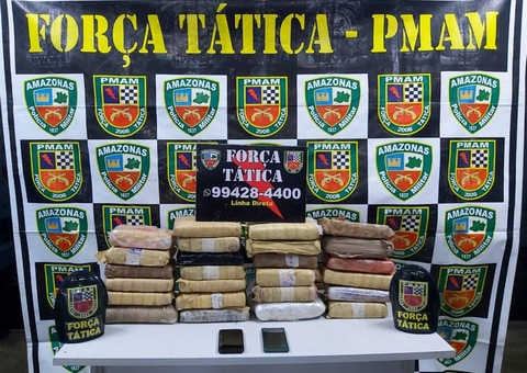 Dupla é presa com drogas após tentar furar bloqueio policial em Manaus 